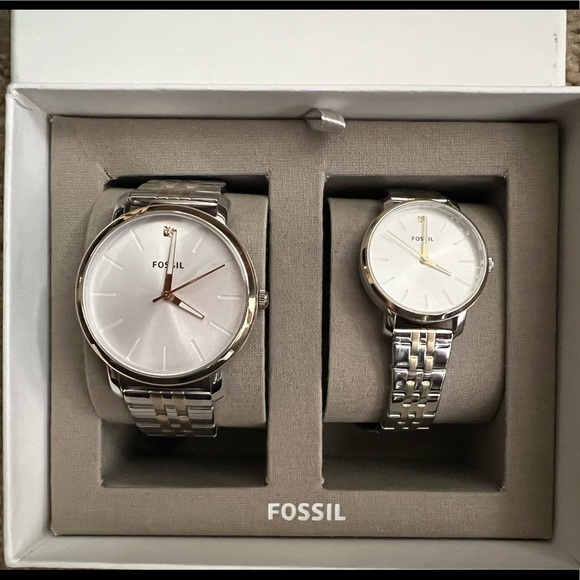 Fossil His and Her Watch Set - Picture 2 of 6